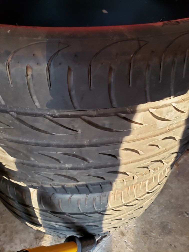 Pirelli P Zero 305/20r20 90% tread left