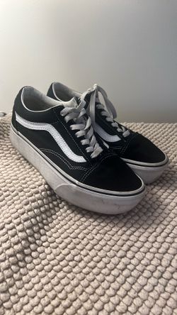 VANS WOMEN’S SIZE 7