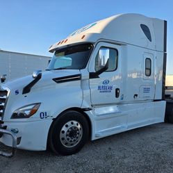 2020 Freightliner Cascadia 