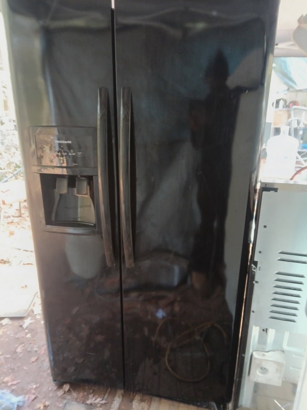 Black frigidaire Side By Side