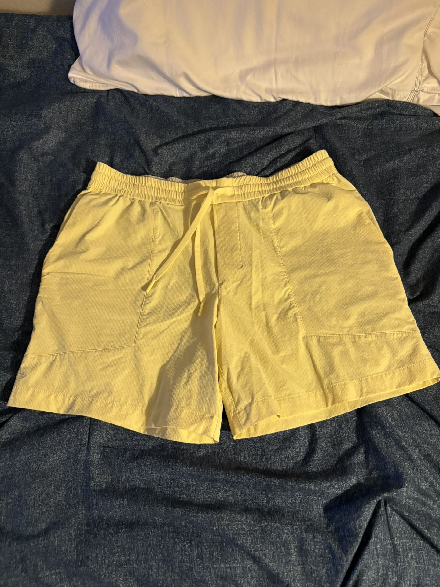 Lululemon Shorts(yellow)