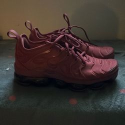 Nike Brand New  Size 8