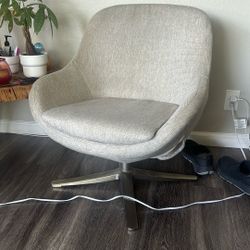 2 Sweval Chairs Need A But Cleaning. But In Good Shape. 150.00