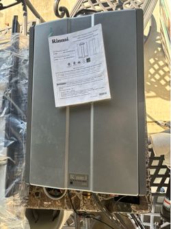 Rinnai RUR98 tankless water heater