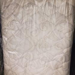 Full Size Mattress ONLY *Excellent Condition*