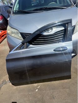 2015 Mercedes Benz C300 Front Left Driver Door $450