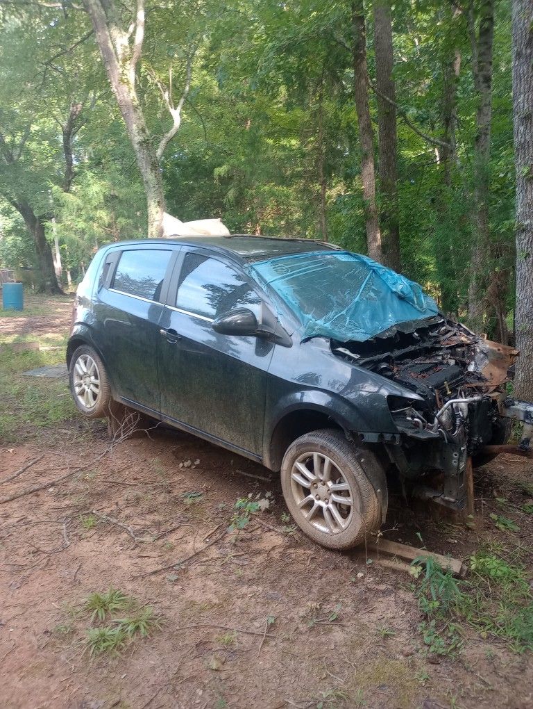 2015 Sonic Chevy For Parts
