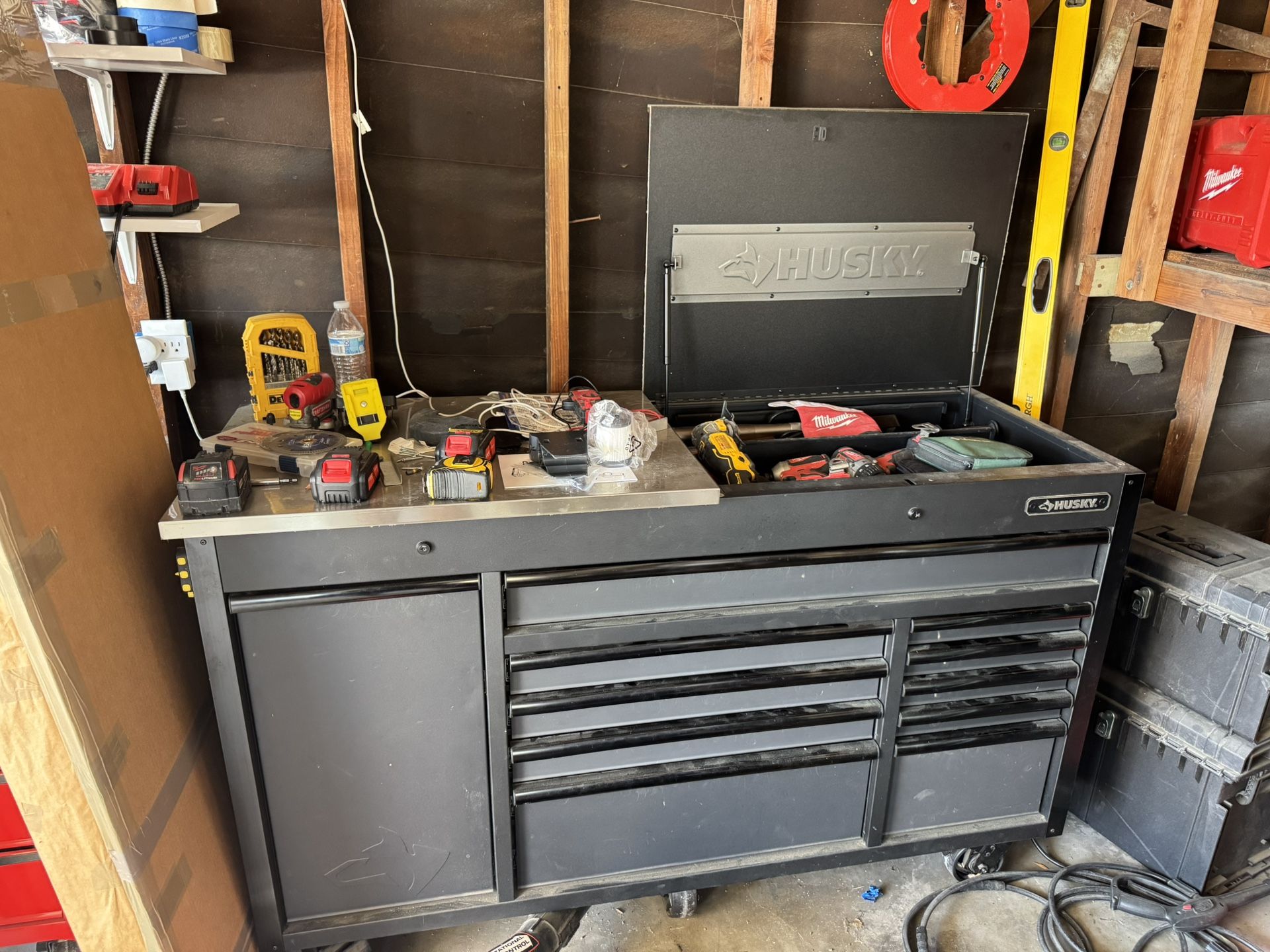 Roll Away Toolbox