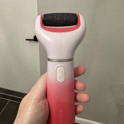 LIKE NEW AMOPE PERFECT EXTRA COARSE ELECTRONIC FOOT FILE WITH 4 ADDITIONAL REPLACEMENT ROLLER HEADS INCLUDES 4 AA BATTERIES 