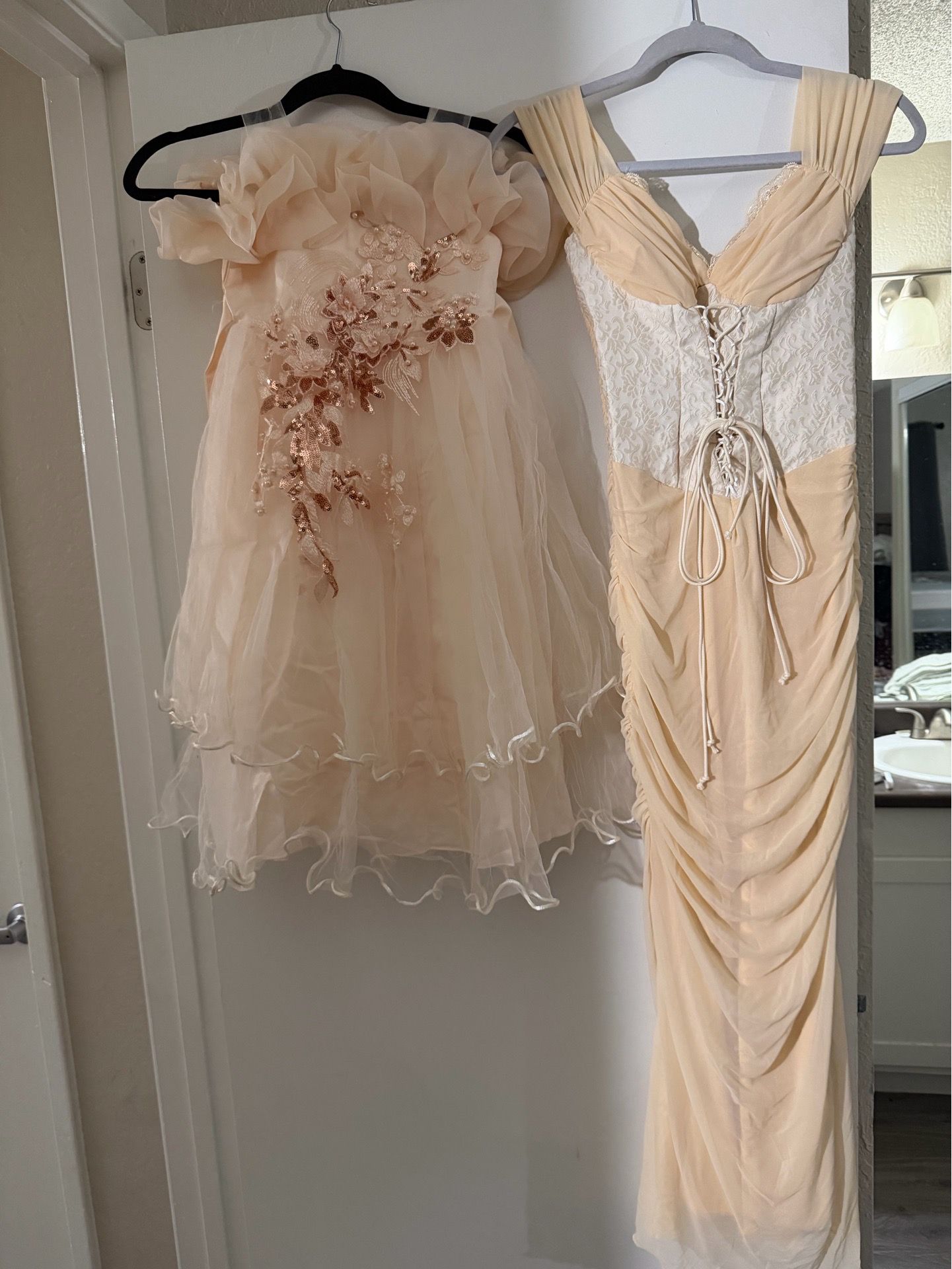 Mujer size small Nina size 6t