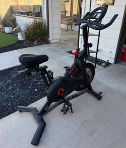 Echelon Connect Sport Indoor Cycling Bike
