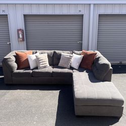 Sectional Couch 