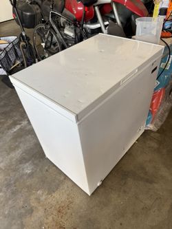 Magic chef freezer 7 cubic feet capacity