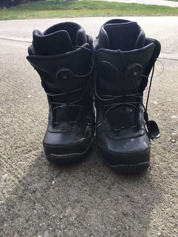 Snowboard and boots Size 10