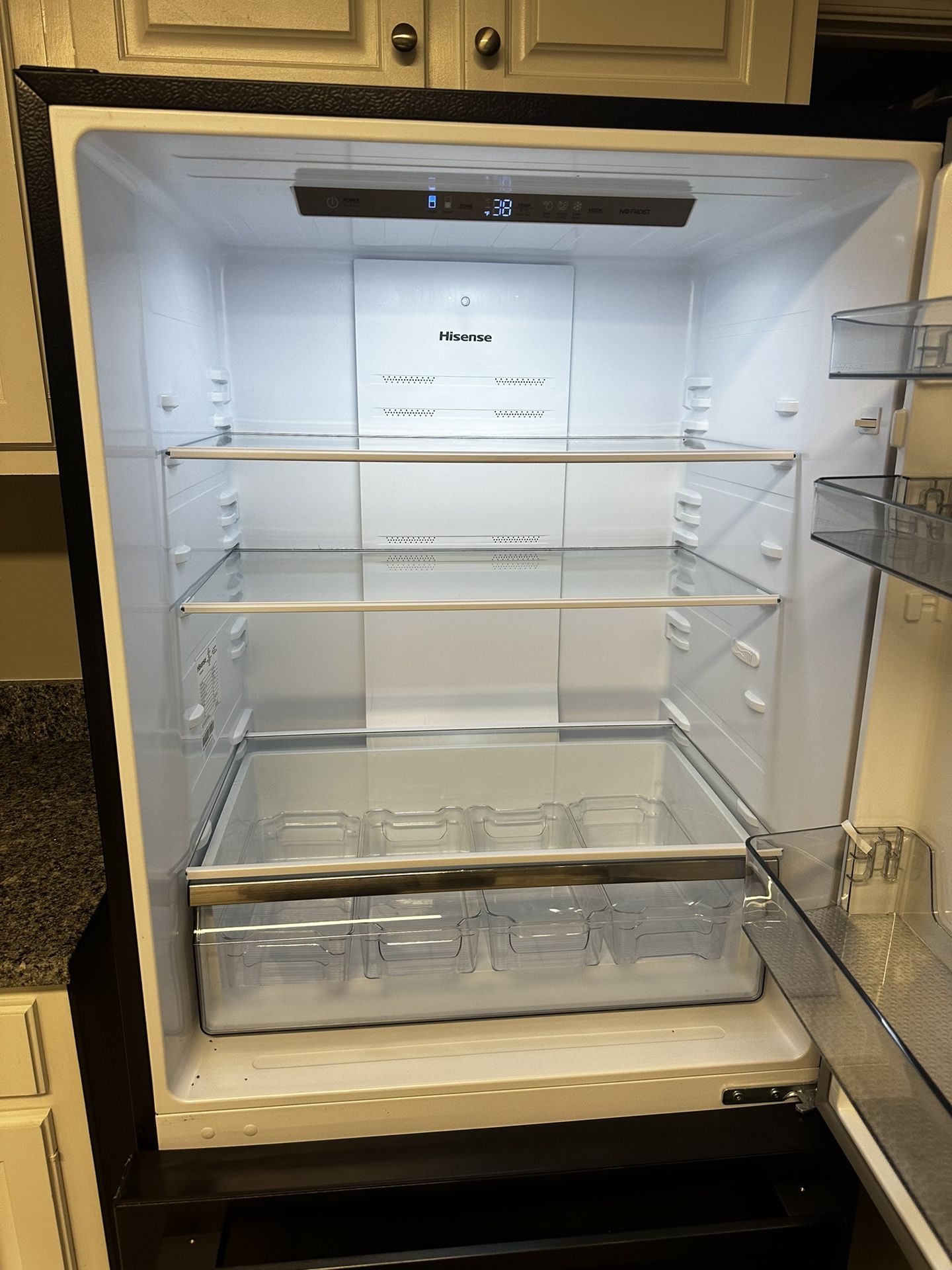Hisense fridge 17.2 cubic feet