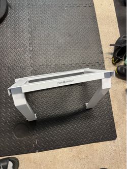 Air conditioner bracket top shelf