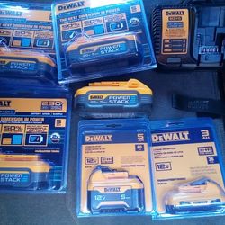 DeWalt 20v 5ah (4), DeWalt 12v 5ah (1,) 3 Ah (1) , Charger
