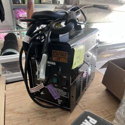 CHICAGO ELECTRIC Flux 125 Welder
