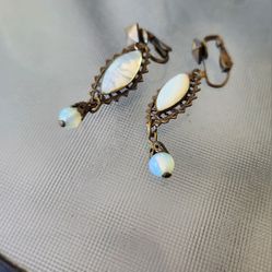 Beautiful Vintage Moonstone Earrings 