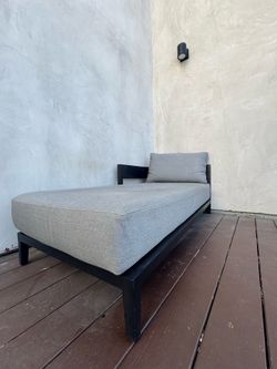 Restoration Hardware Outdoor Chaise Lounge – Premium RH Cushion – Excellent Condition