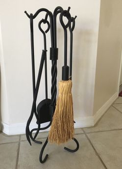 UniFlame® 5-Piece Black Wrought Iron Fire Set New w/out box