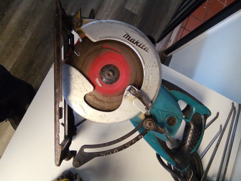 Worn Saw MAKITA