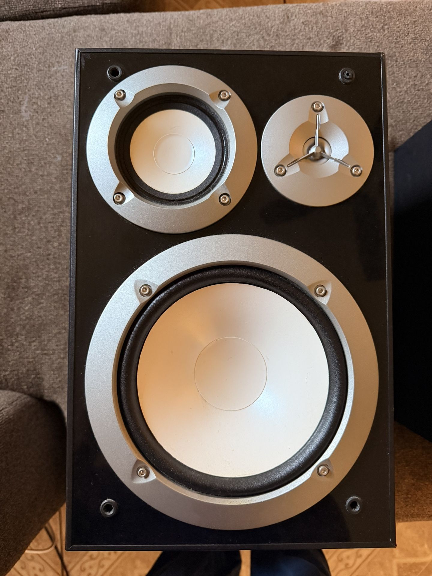 Yamaha NS-6490 Speakers