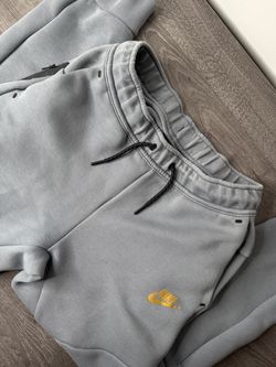 Nike Sportswear Tech Fleece Boy’s Joggers Size Large
