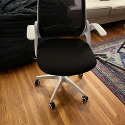 Office Chair (white/black)
