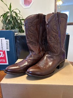 Men Brown cowboy boots
