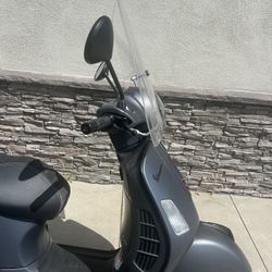 Vespa GTS Windshield 