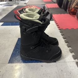 salomon size 7.5 snowboard Boots Certified With Warranty Located At Sin City Snowboards