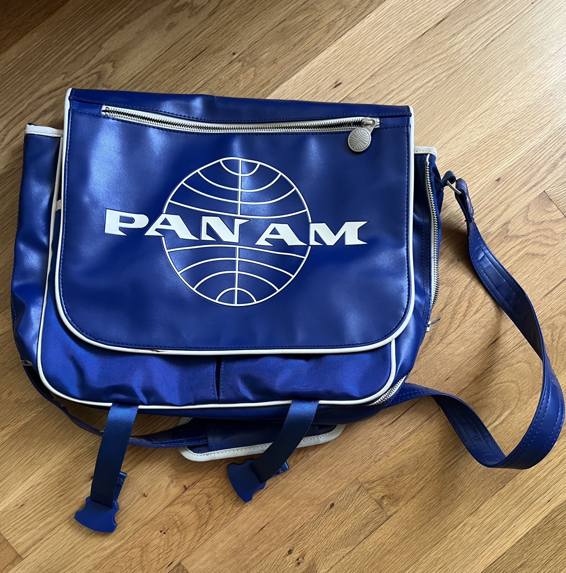 PAN AM MESSENGER TRAVEL BAG