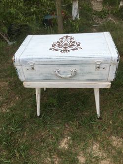 Vintage suitcase coffee table