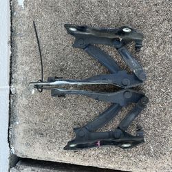 KIA SOUL FRONT RIGHT AND LEFT HOOD HINGES OEM 2014-2019 