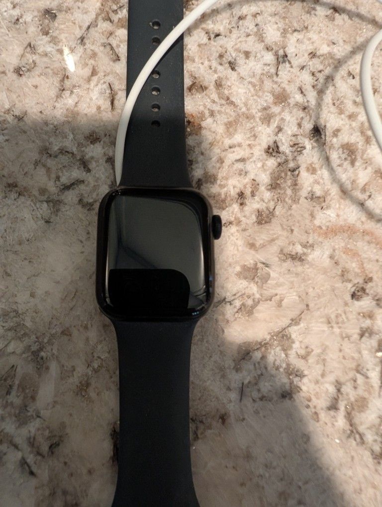 Apple Watch SE (2nd Gen) 40mm in Midnight Aluminum Case LTE Version