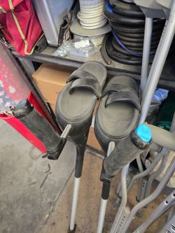 Forearm comfort crutches