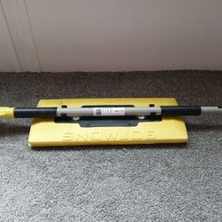 Automobile Snow Joe Icer/Snow Removal