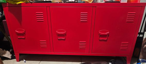 Metal locker cabinet