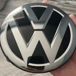 vw Jetta Front Emblem 