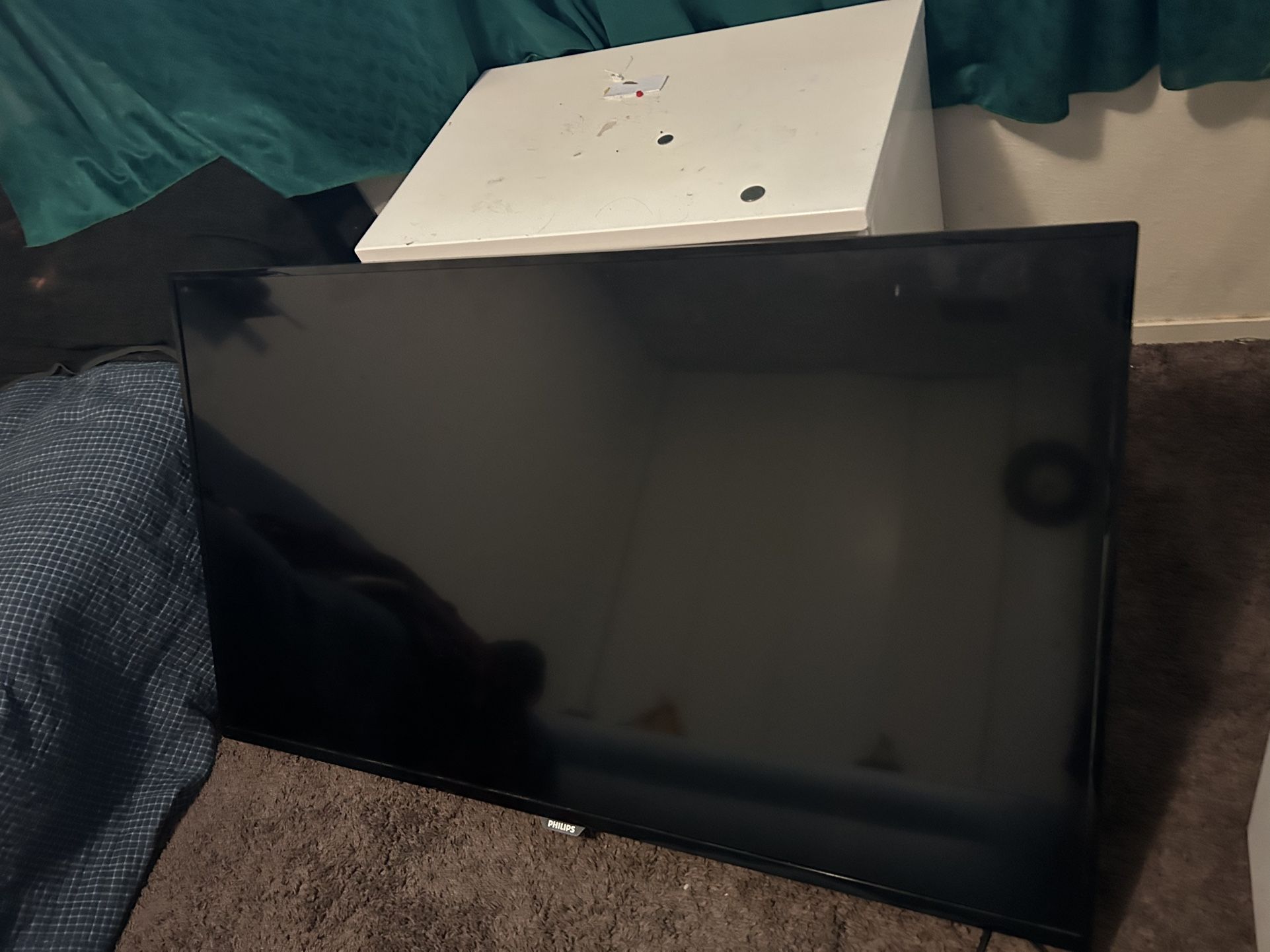 44” Inch Philips Flat Screen TV