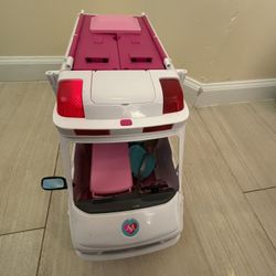 Barbie Care Clinic Transforming Ambulance + accessories 