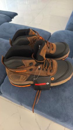 Men’s Work/Hiking Boots – New With Tags