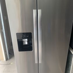 Refrigerator 2022/2023 Like New Condition