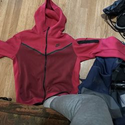 Red Nike Tech