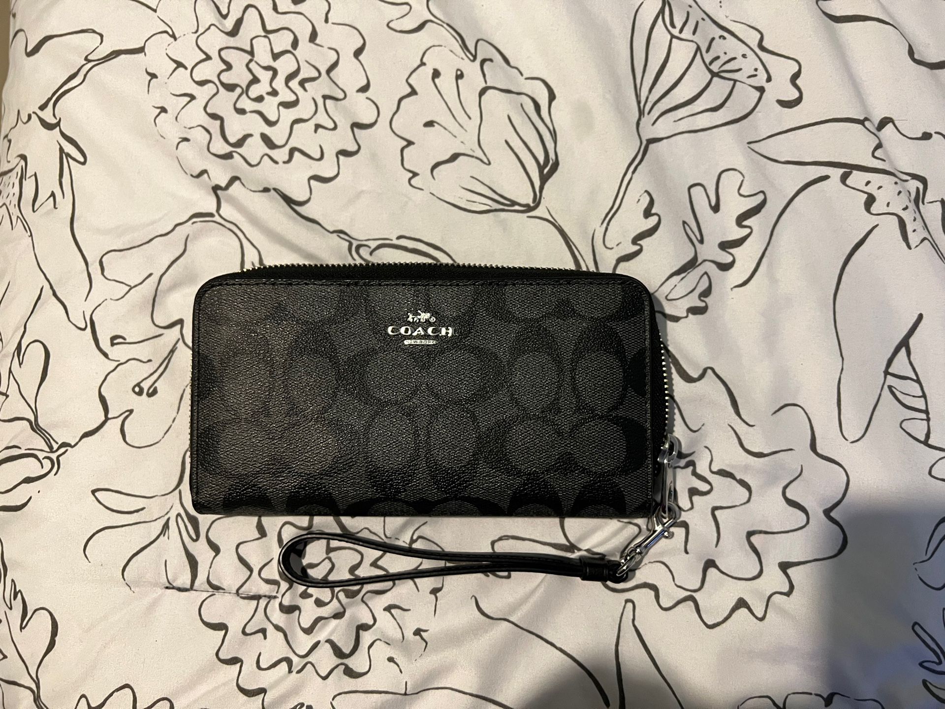 Louis Vuitton for Sale in Fort Myers, FL - OfferUp