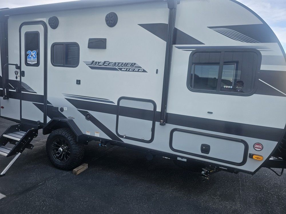 2025 Jayco Jay Feather 166FBS