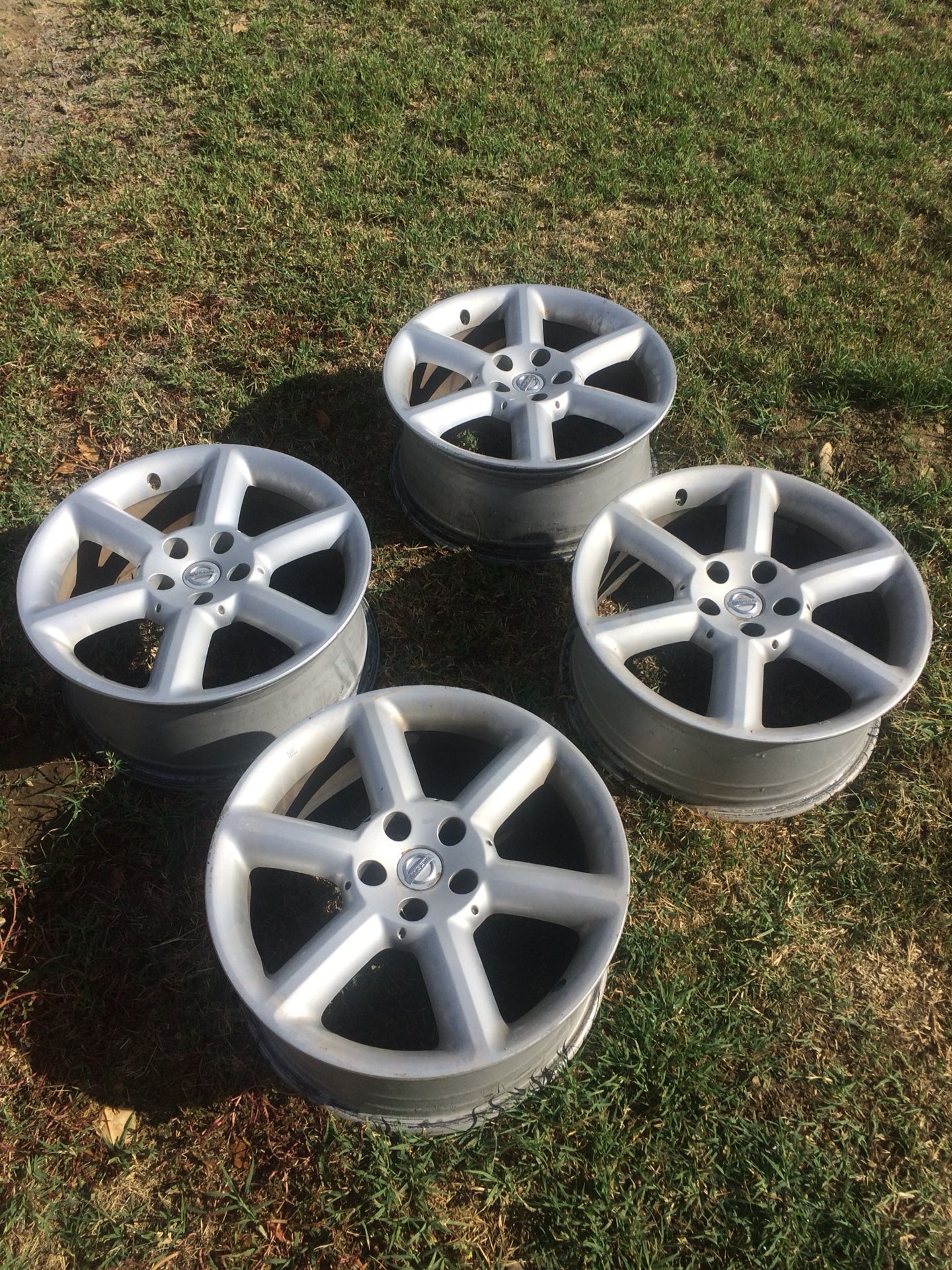Original Oem Nissan 350z rims wheels