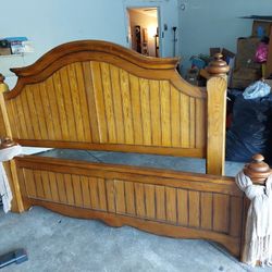 Solid OAK WOOD BED FRAME (KING)