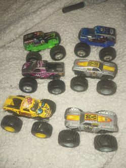 Hot wheels and hot wheels monster trucks lot